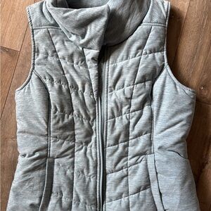 The NorthFace Women's Quilted Gray Vest medium